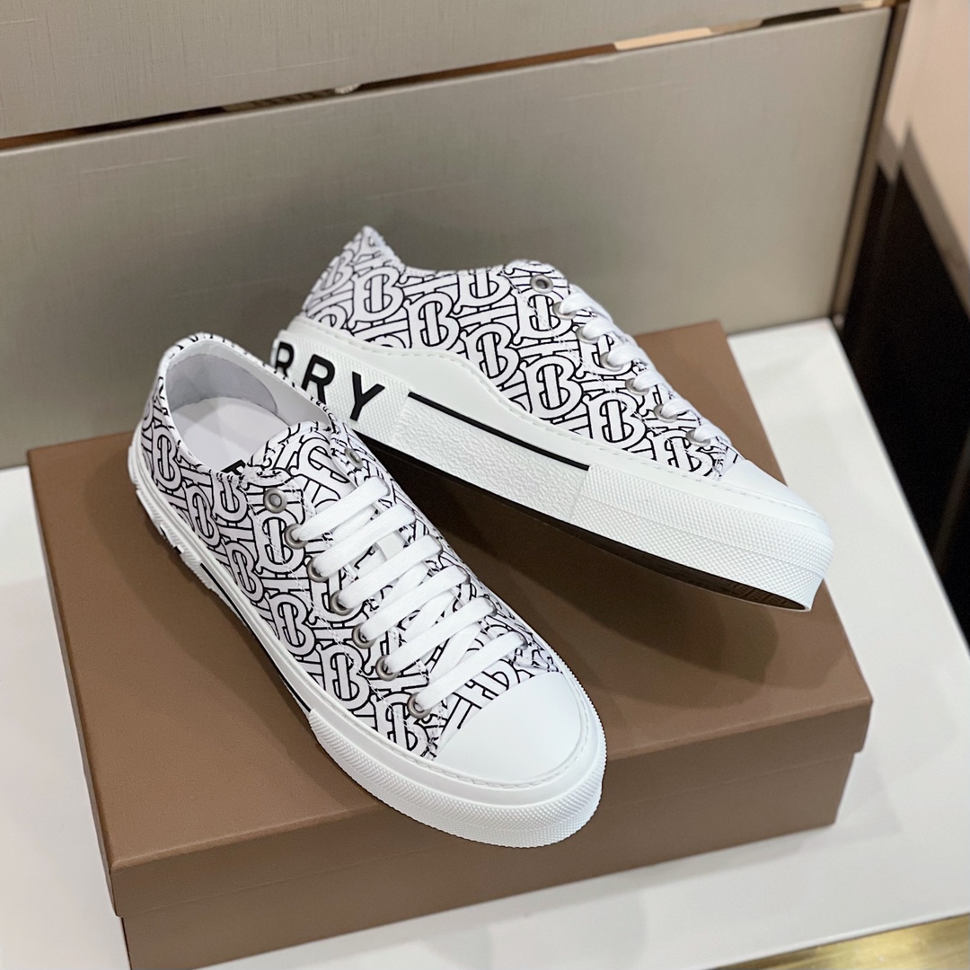 Burberry-Sneaker aus Baumwolle mit Monogramm-Print - EUR FASHION