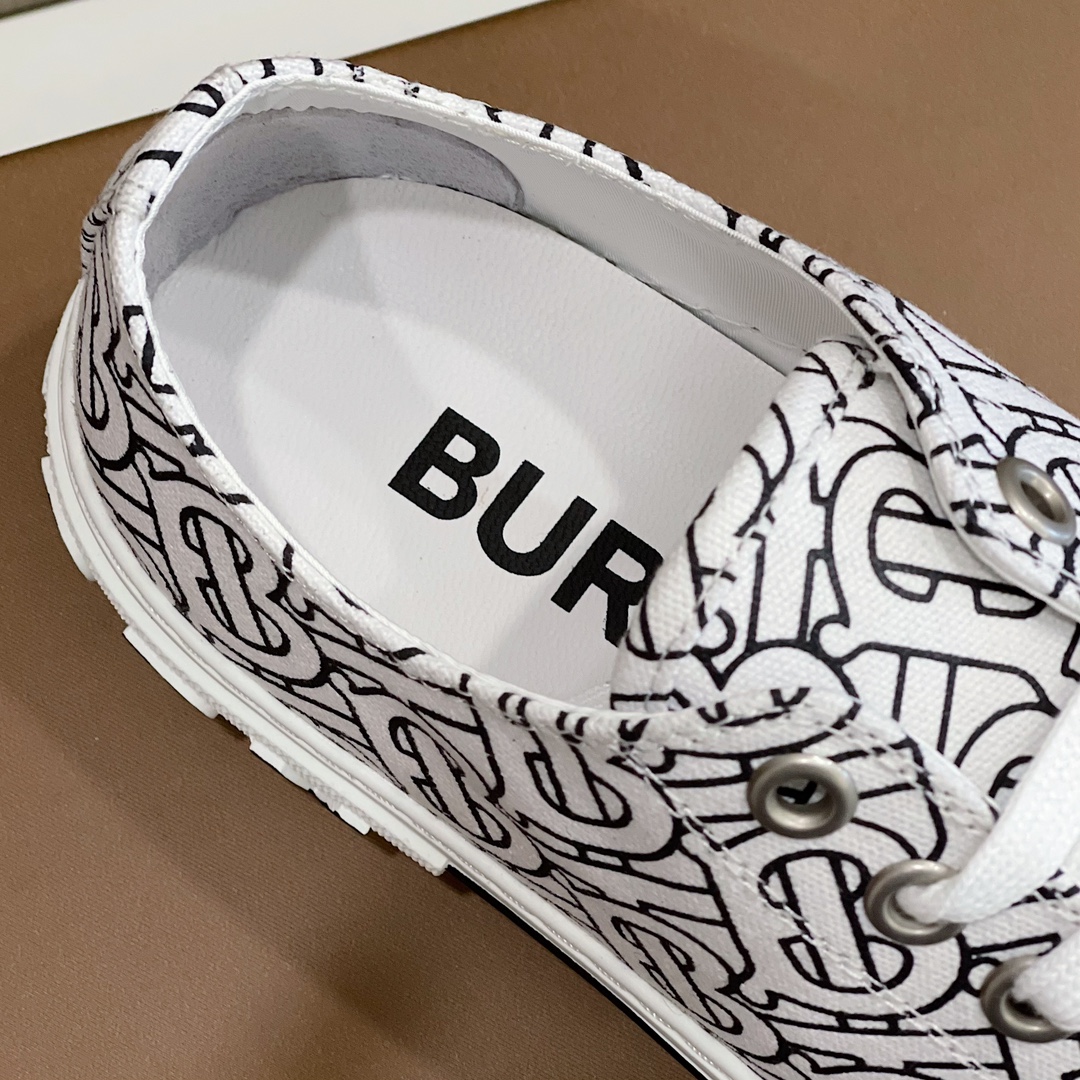 Burberry-Sneaker aus Baumwolle mit Monogramm-Print - EUR FASHION