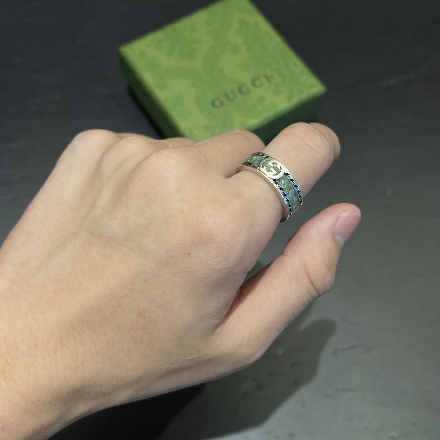 Gucci-Ring mit ineinandergreifendem G - EUR FASHION