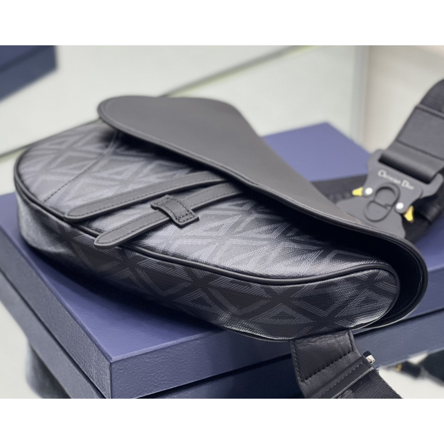 Dior Black CD Diamond Canvas und glattes Kalbsleder Satteltasche (26-19-4,5 cm) 1ADPO093 - EUR FASHION