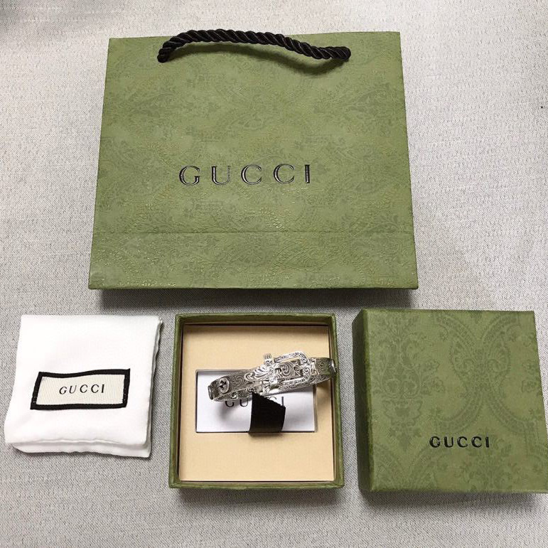 Gucci-Silberarmband mit ineinandergreifendem G - EUR FASHION