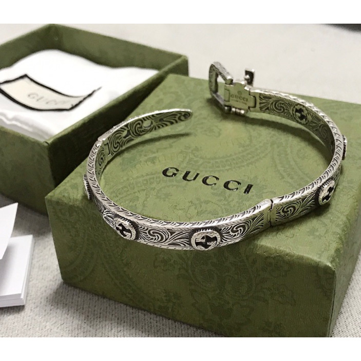 Gucci-Silberarmband mit ineinandergreifendem G - EUR FASHION