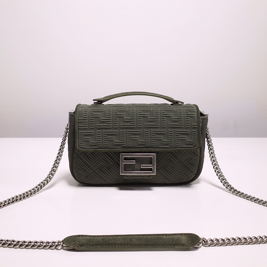Fendi Iconic Medium Baguette-Tasche mit Kette (24–14,5–7 cm) 8BR793 - EUR FASHION