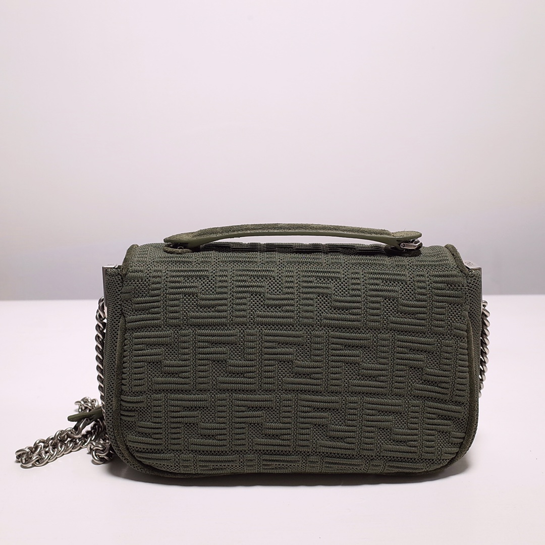 Fendi Iconic Medium Baguette-Tasche mit Kette (24–14,5–7 cm) 8BR793 - EUR FASHION
