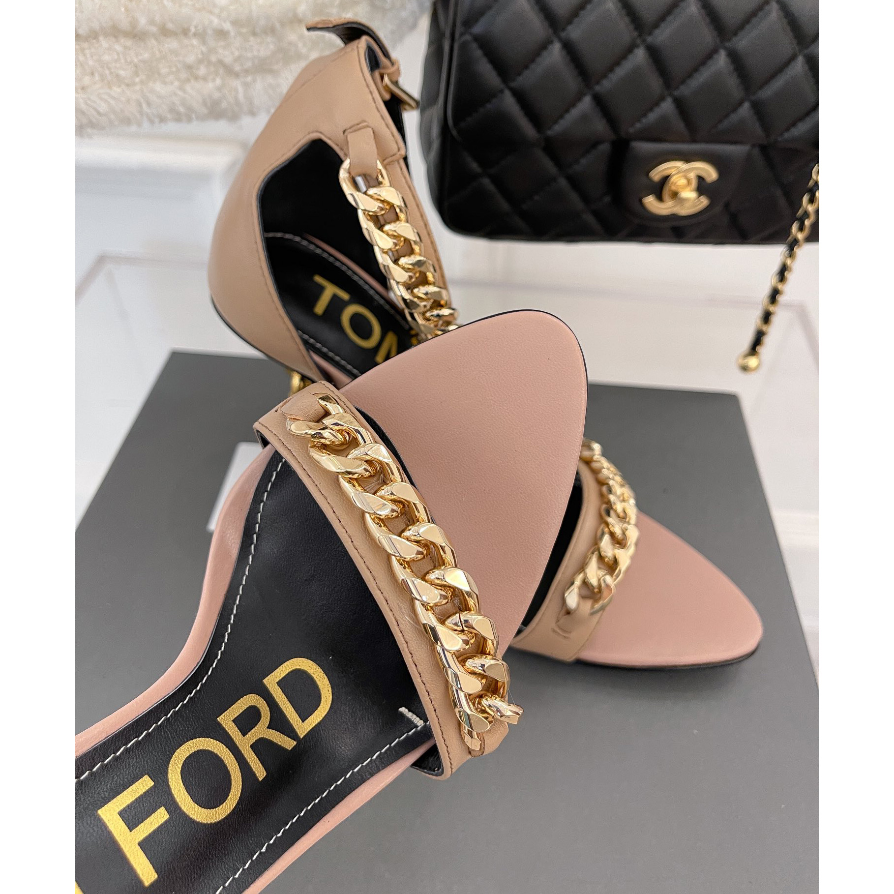 Tom Ford Ledersandalen mit Kettenbesatz und einer Absatzhöhe von 10,5 cm - EUR FASHION