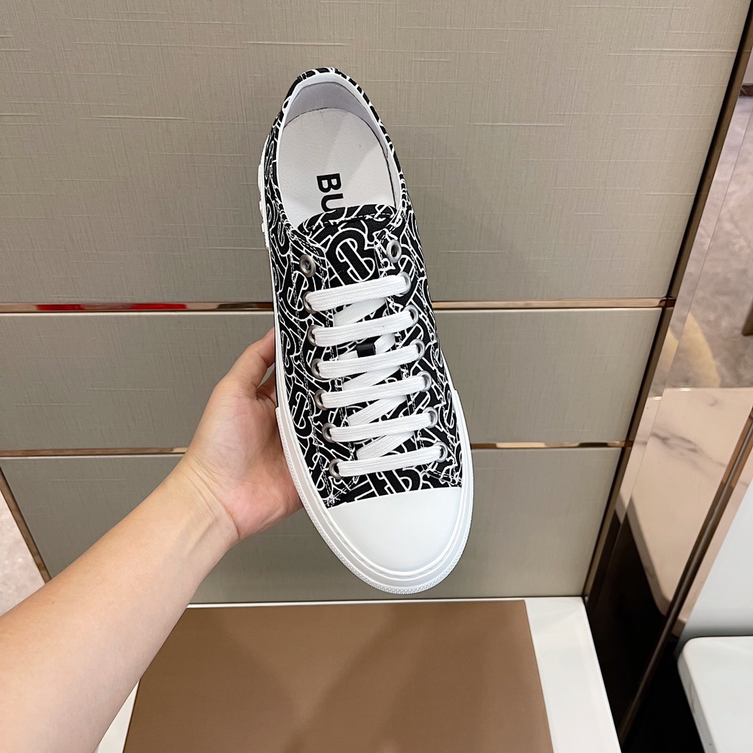 Burberry-Sneaker aus Baumwolle mit Monogramm-Print - EUR FASHION