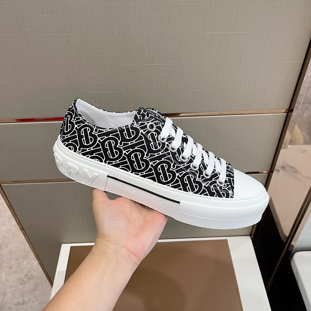 Burberry-Sneaker aus Baumwolle mit Monogramm-Print - EUR FASHION