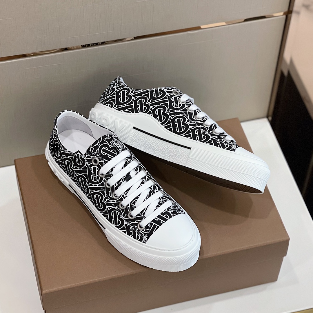 Burberry-Sneaker aus Baumwolle mit Monogramm-Print - EUR FASHION