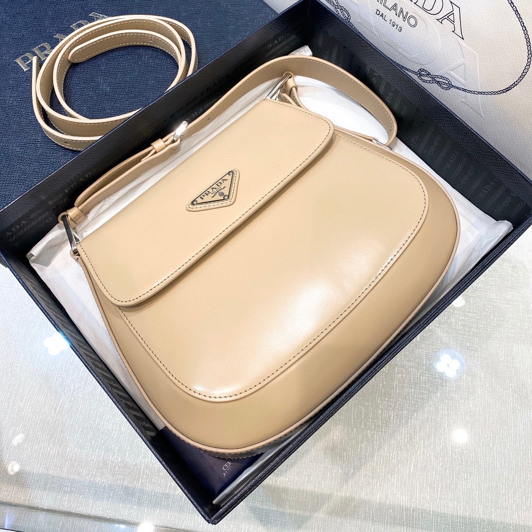 Prada Cleo Umhängetasche aus gebürstetem Leder in Aprikose (24-19-6 cm) 1BD303 - EUR FASHION