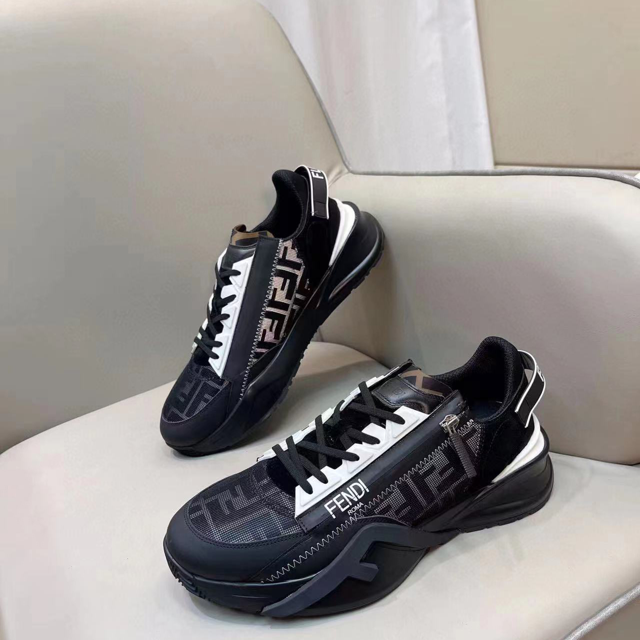 Fendi Flow Weiß-blauer Stoff-Low-Top-Sneaker - EUR FASHION