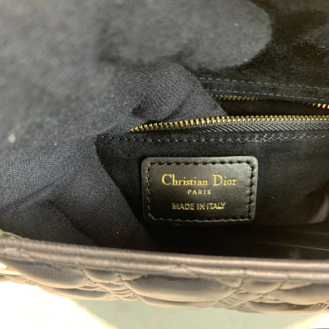 Dior mittelgroße Lady-Dior-Tasche (24–20–11 cm) - EUR FASHION