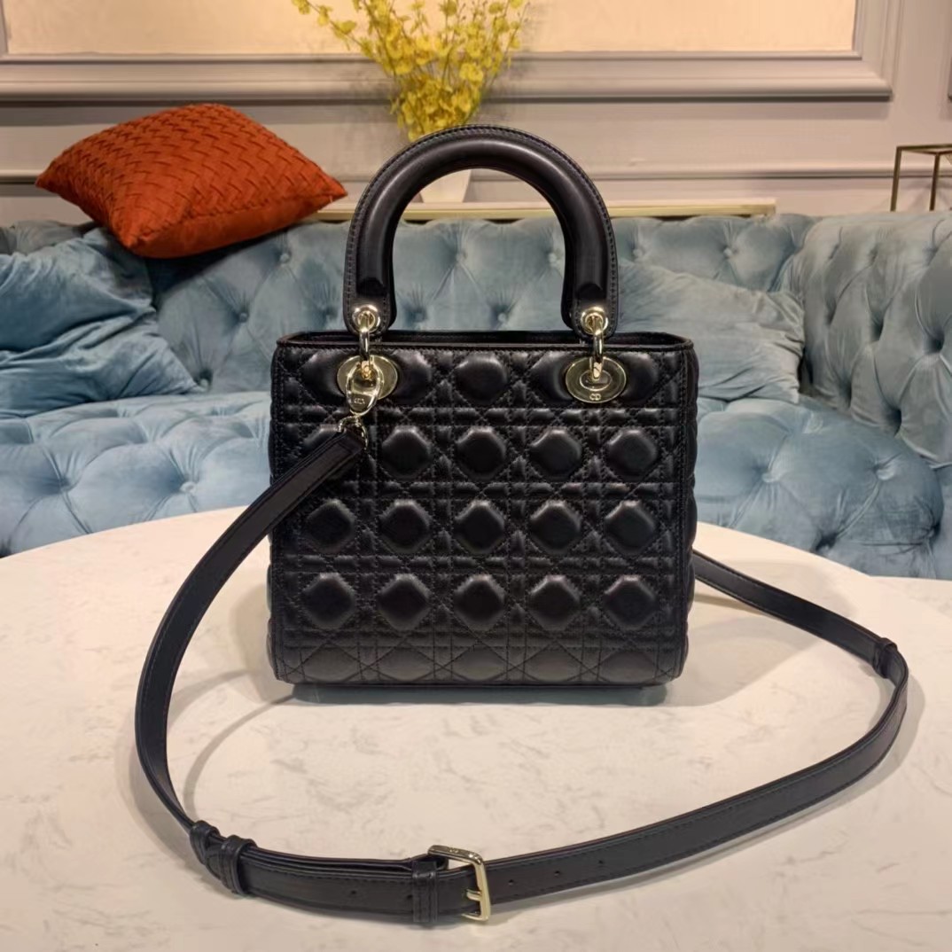 Dior mittelgroße Lady-Dior-Tasche (24–20–11 cm) - EUR FASHION