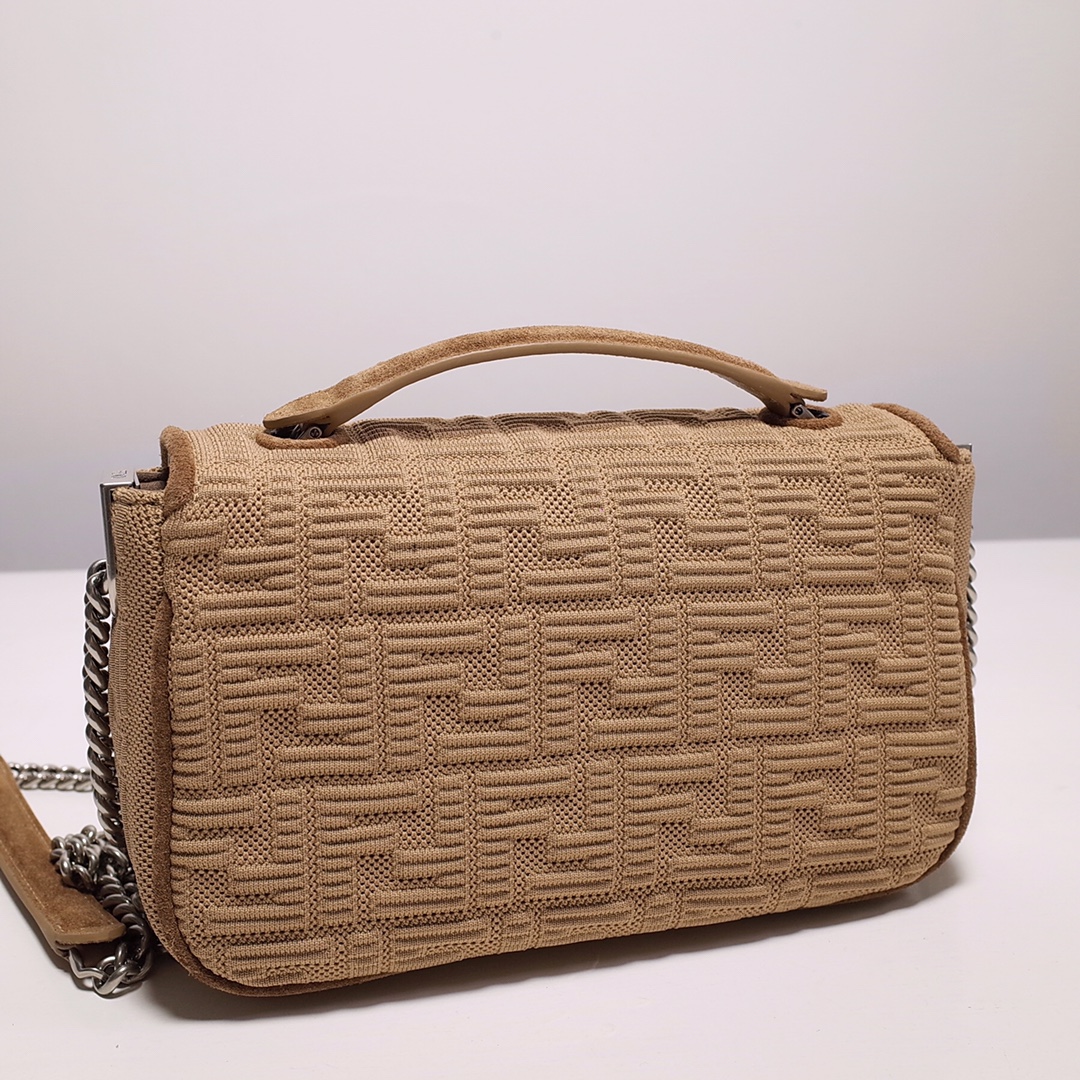 Fendi Iconic Medium Baguette-Tasche mit Kette (24–14,5–7 cm) 8BR793 - EUR FASHION