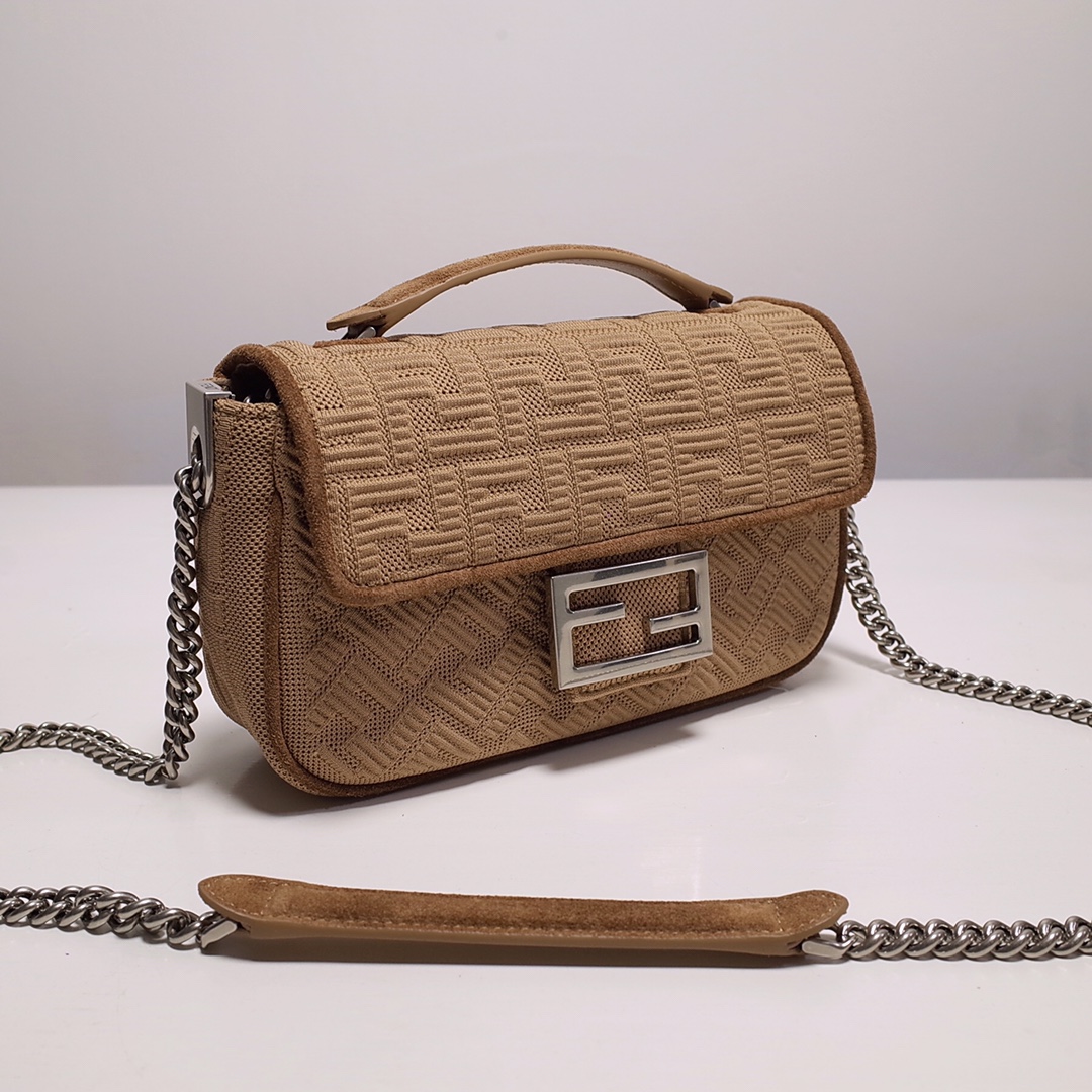 Fendi Iconic Medium Baguette-Tasche mit Kette (24–14,5–7 cm) 8BR793 - EUR FASHION