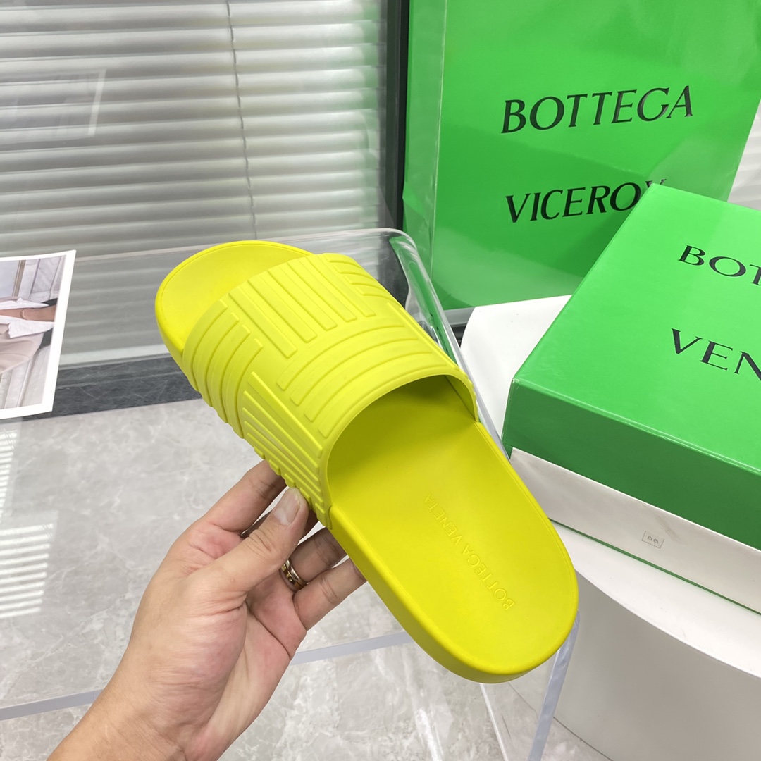 Pantoletten aus Gummi von Bottega Veneta - EUR FASHION