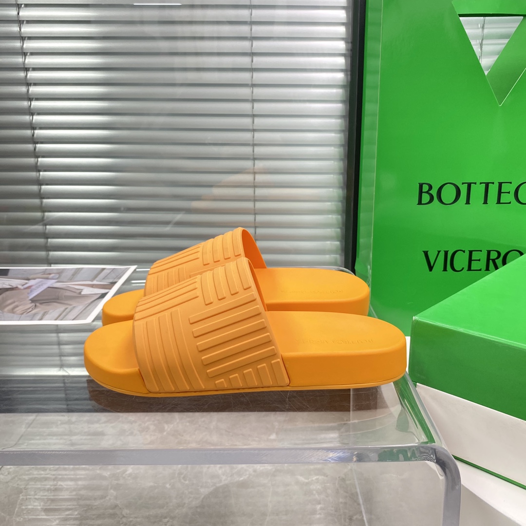 Pantoletten aus Gummi von Bottega Veneta - EUR FASHION