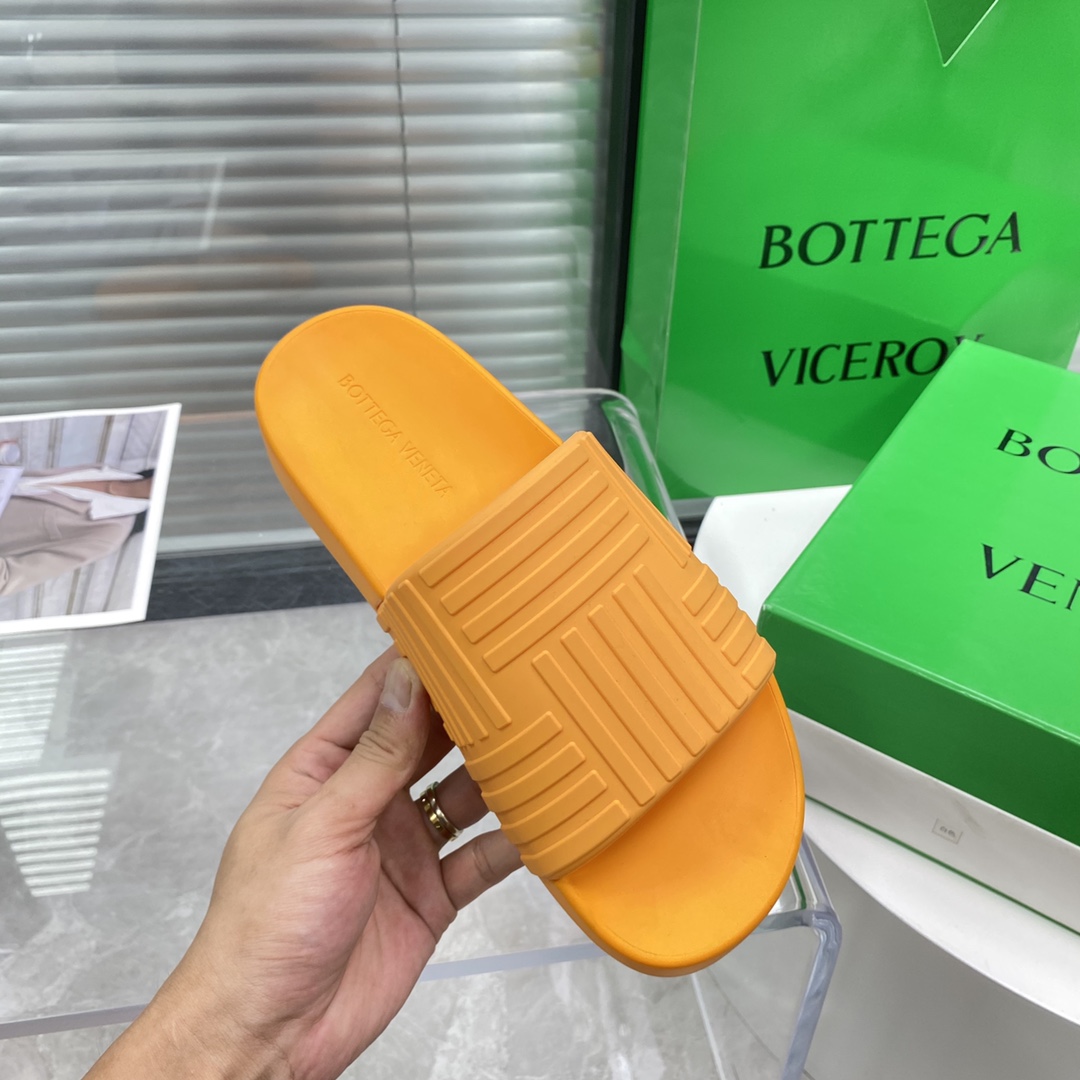 Pantoletten aus Gummi von Bottega Veneta - EUR FASHION