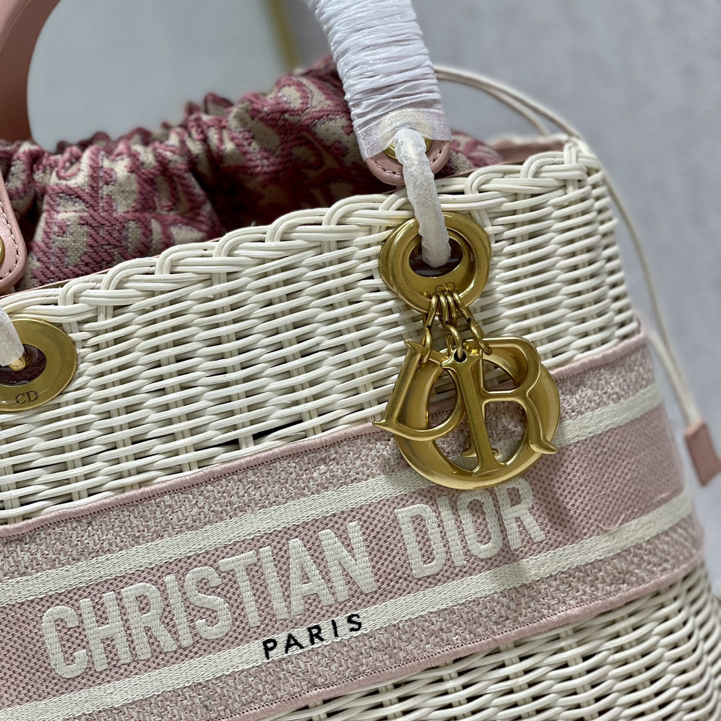 Dior mittelgroße Lady-Dior-Tasche (24–20–11 cm) - EUR FASHION