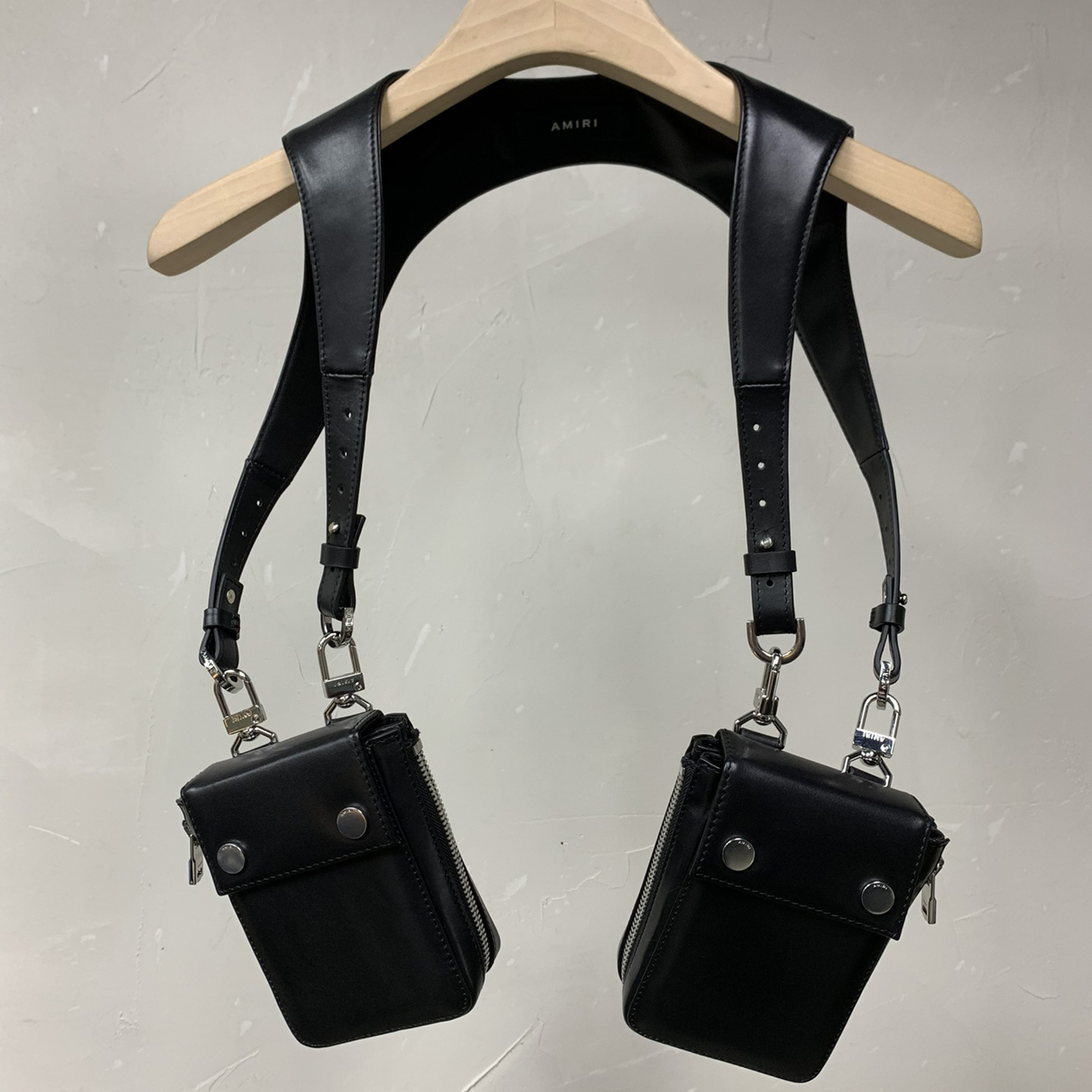 Amiri Harness-Tasche aus schwarzem Leder - EUR FASHION