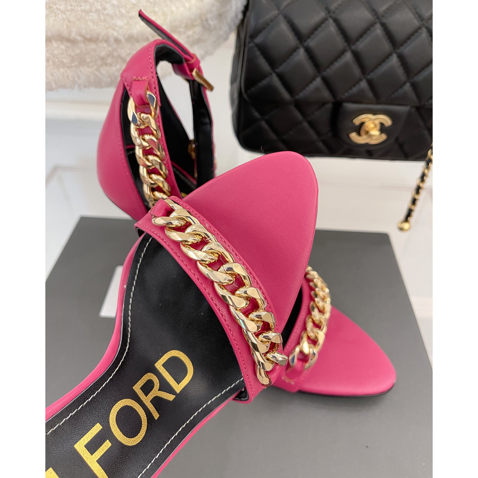 Tom Ford Ledersandalen mit Kettenbesatz und einer Absatzhöhe von 10,5 cm - EUR FASHION