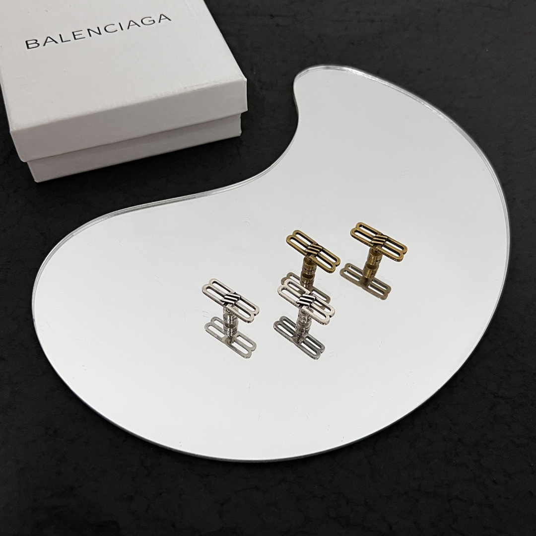 Balenciaga BB Icon Ohrringe aus altgoldenem Messing - EUR FASHION