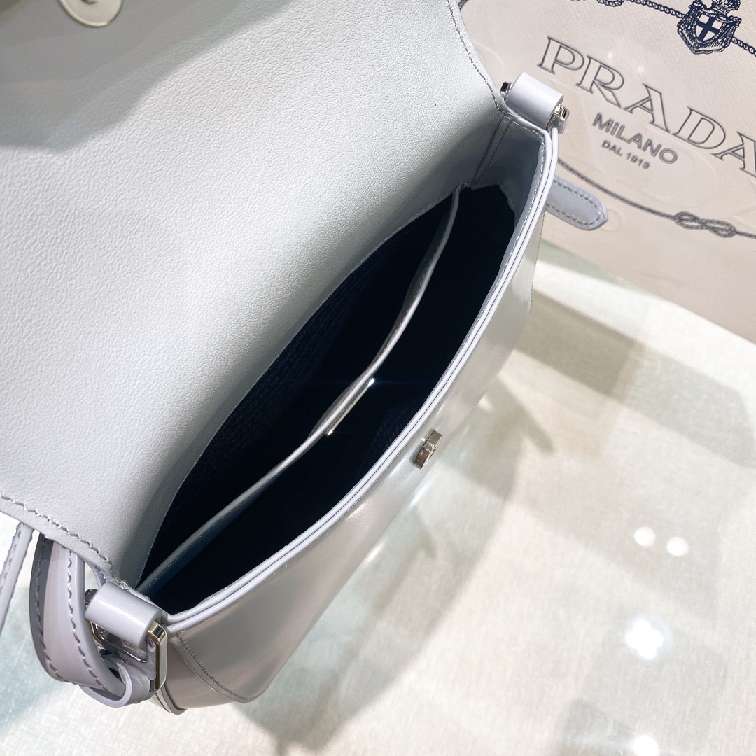 Prada Cleo Umhängetasche aus gebürstetem Leder in Grau (24-19-6 cm) 1BD303 - EUR FASHION