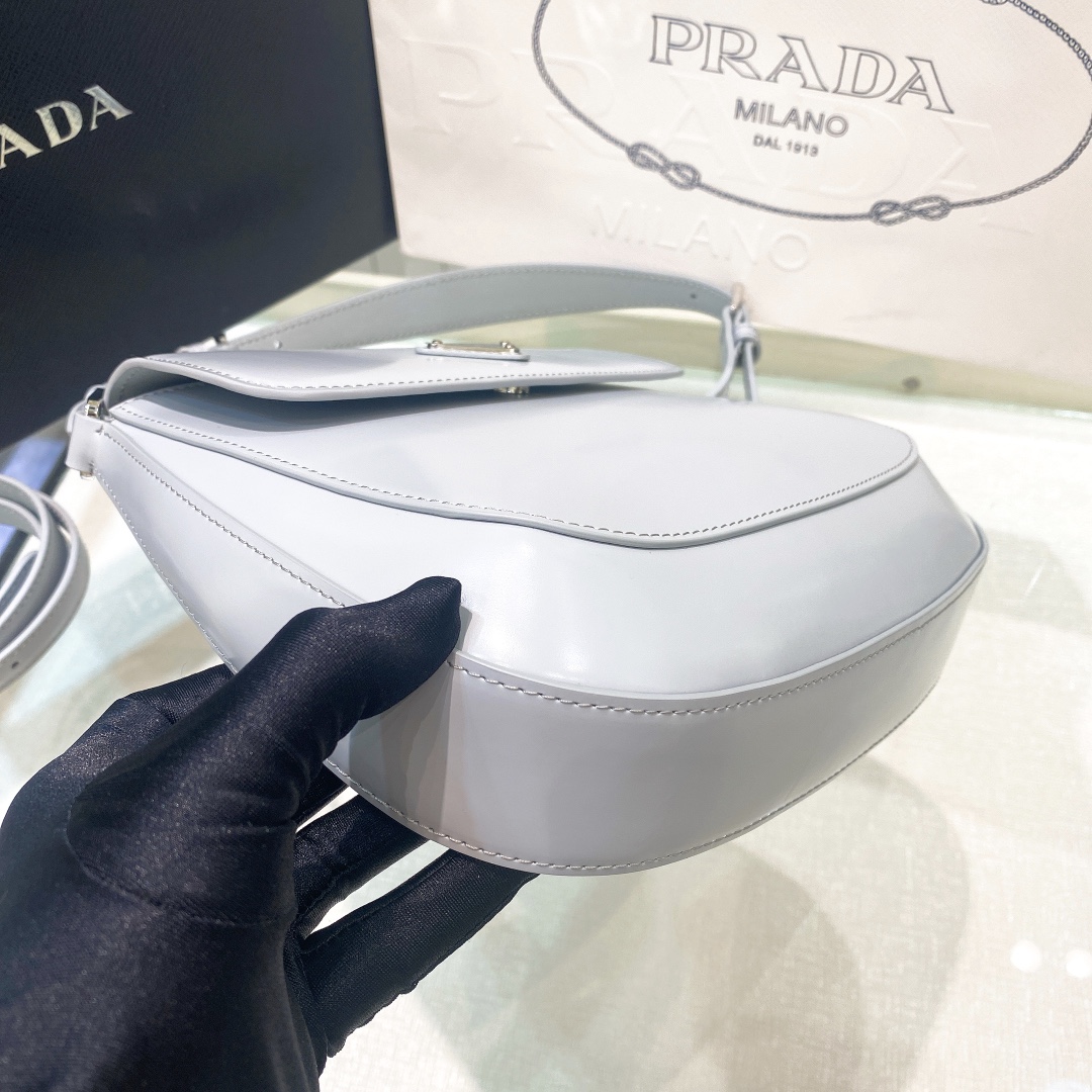 Prada Cleo Umhängetasche aus gebürstetem Leder in Grau (24-19-6 cm) 1BD303 - EUR FASHION