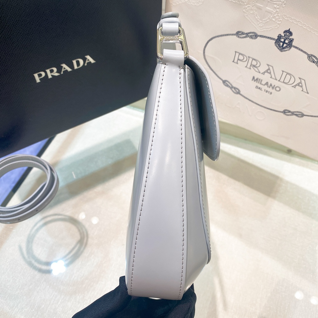 Prada Cleo Umhängetasche aus gebürstetem Leder in Grau (24-19-6 cm) 1BD303 - EUR FASHION