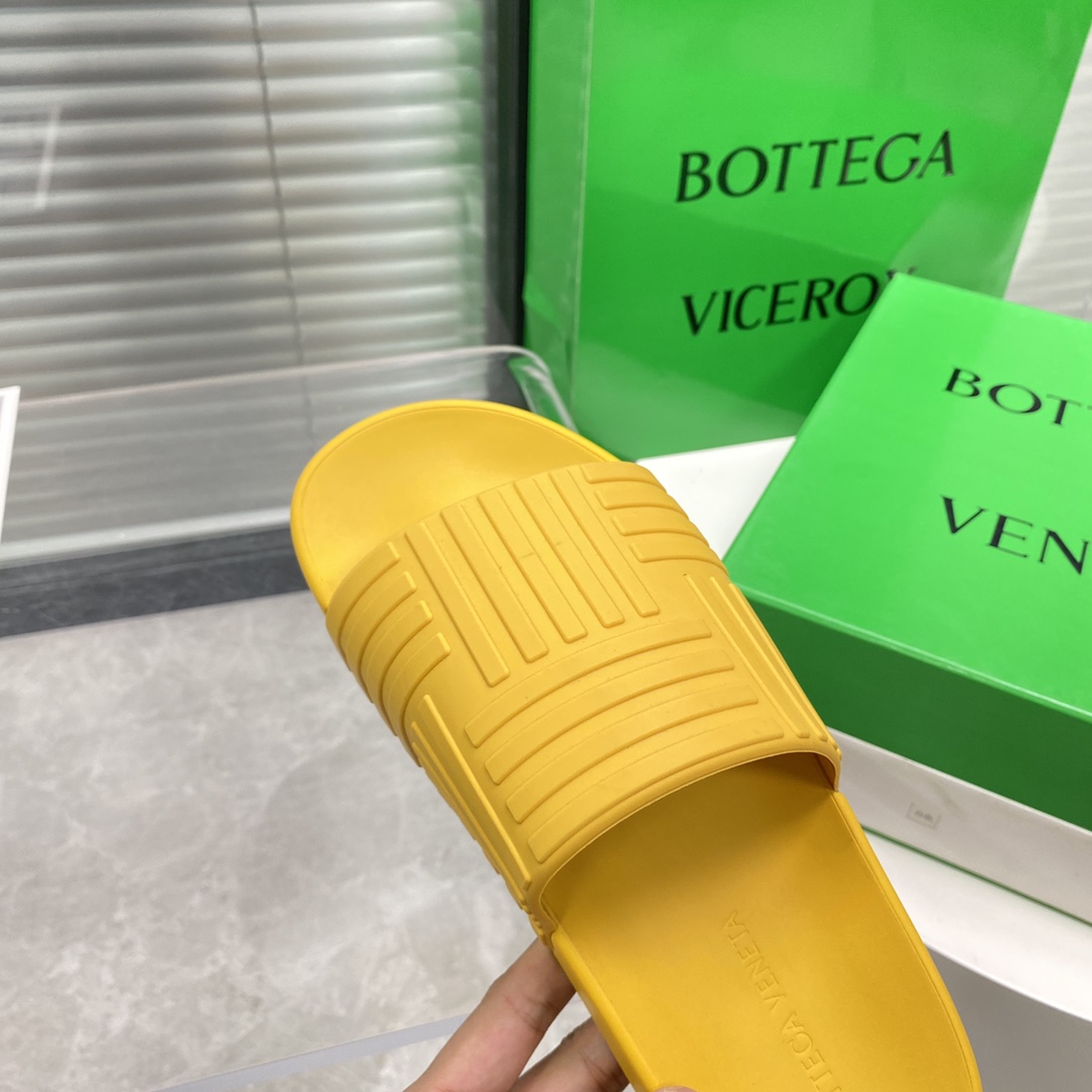 Bottega Veneta Gummi-Slides - EUR FASHION