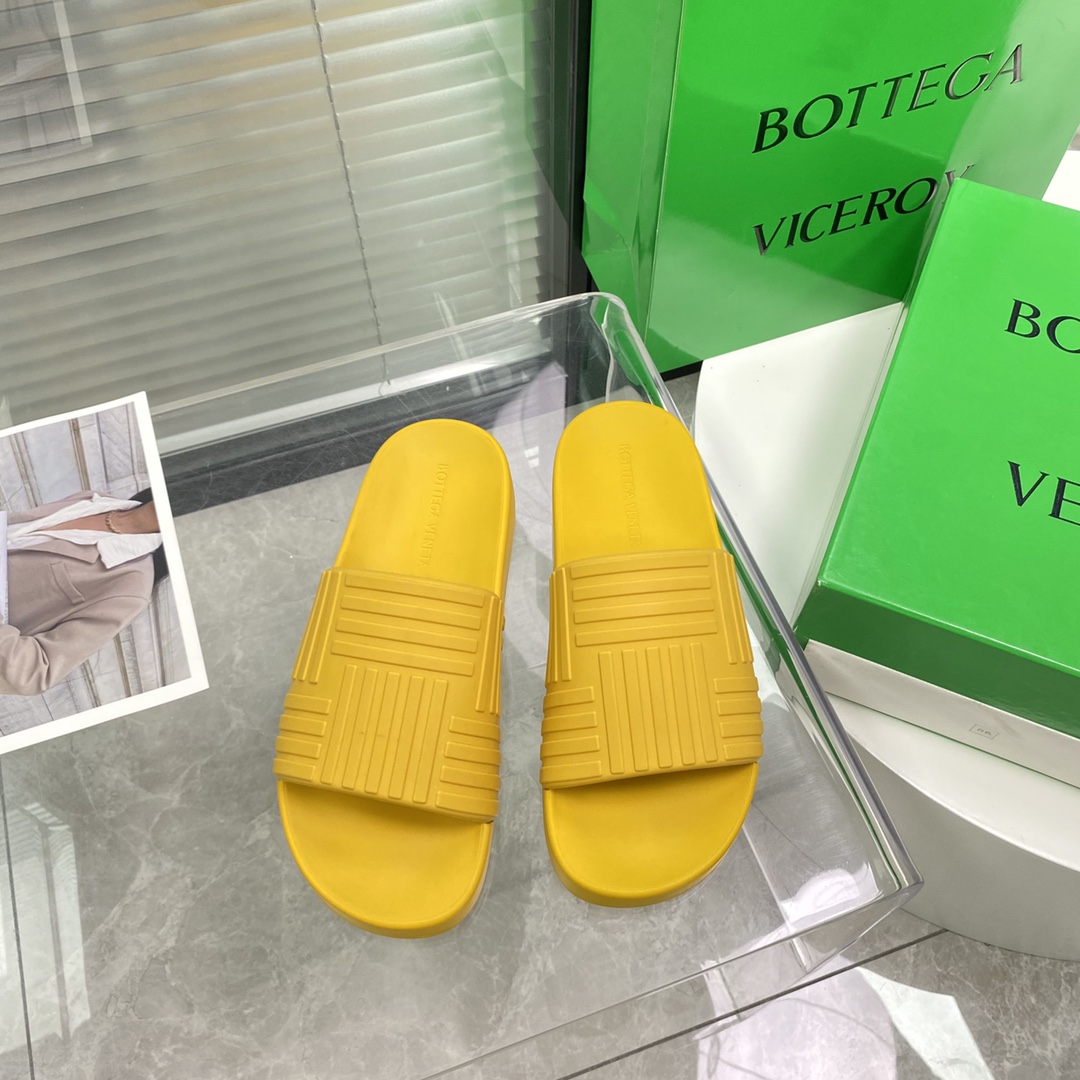 Bottega Veneta Gummi-Slides - EUR FASHION