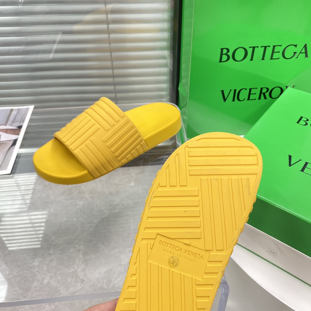 Bottega Veneta Gummi-Slides - EUR FASHION