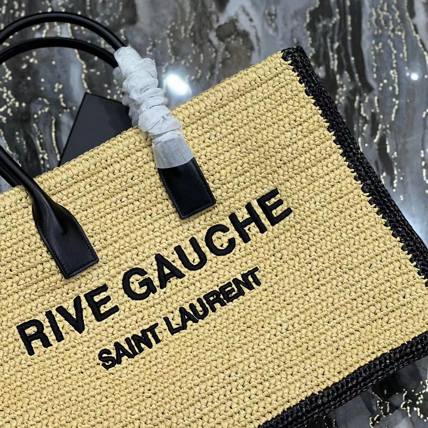 Saint Laurent Rive Gauche Tragetasche aus Bast und Leder (48–36–16 cm) - EUR FASHION