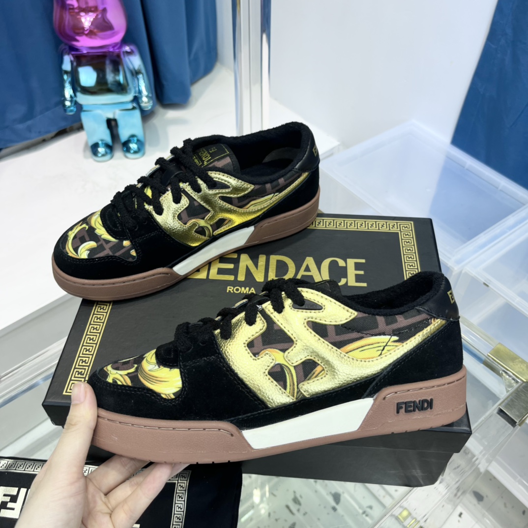 Fendi Match Fendace Low-Top-Sneaker aus schwarzem Wildleder - EUR FASHION