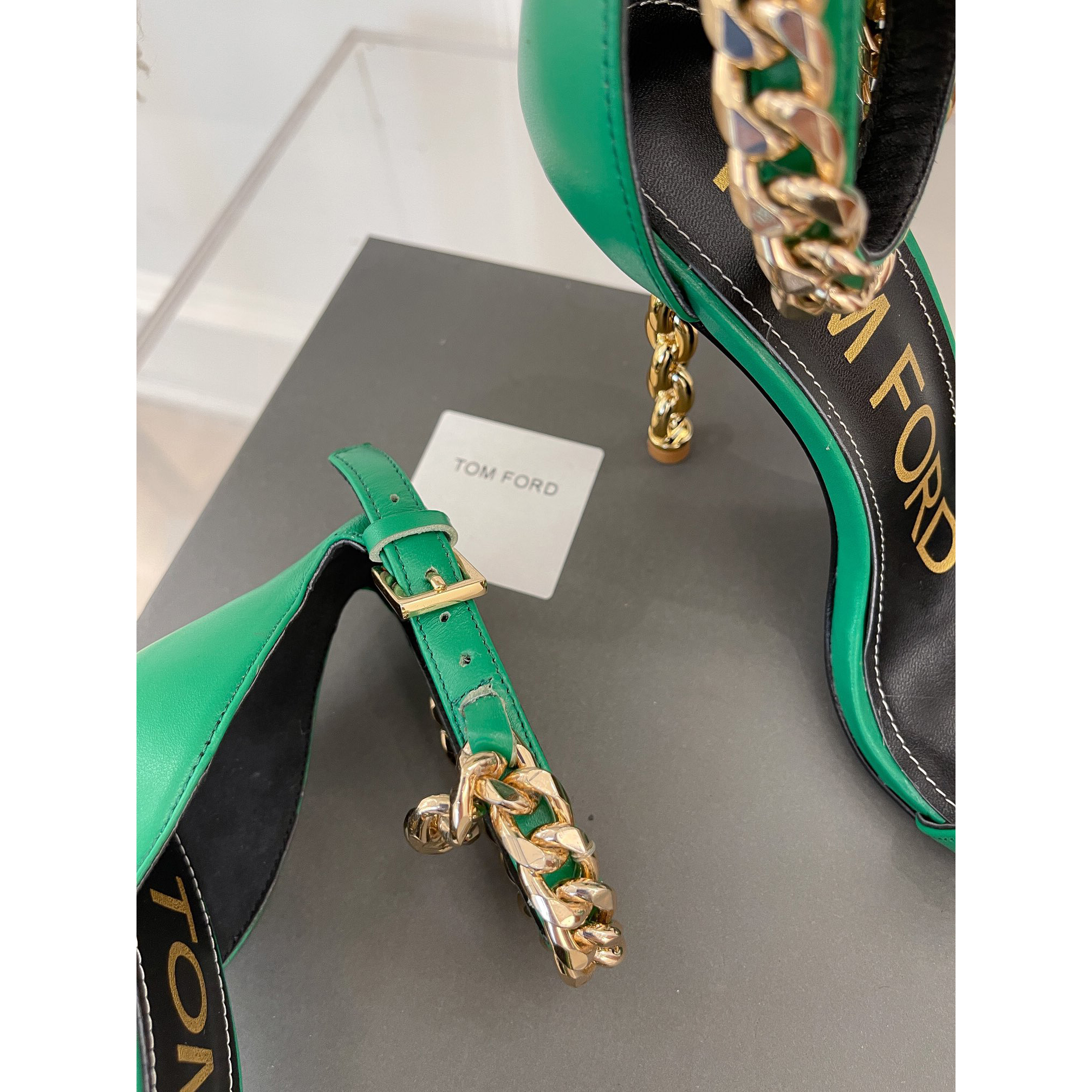 Tom Ford Ledersandalen mit Kettenbesatz und einer Absatzhöhe von 10,5 cm - EUR FASHION