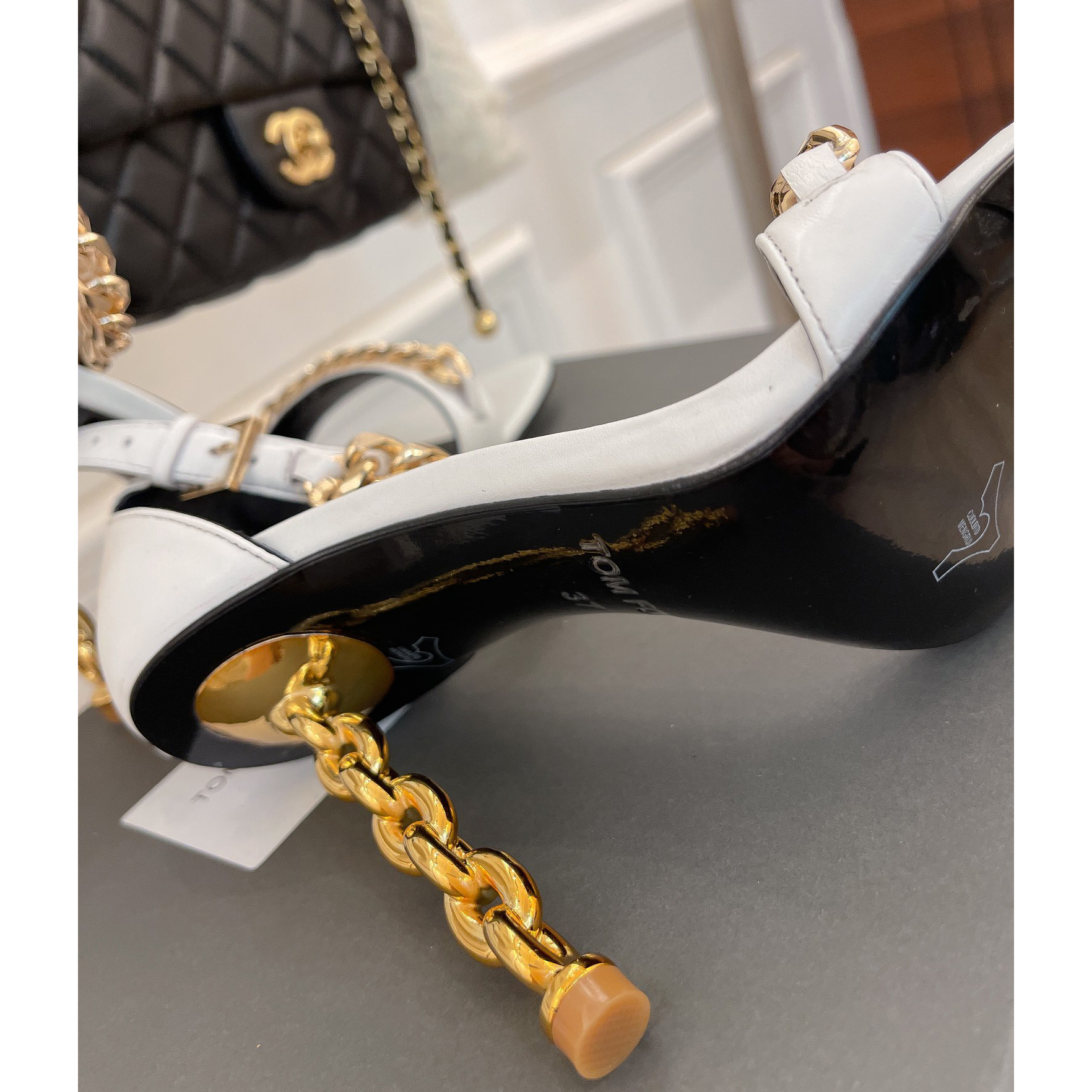 Tom Ford Ledersandalen mit Kettenbesatz und einer Absatzhöhe von 10,5 cm - EUR FASHION