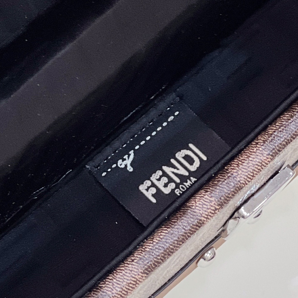 Fendi Baguette Trunk Mini Braune Stofftasche (18,5-11,5-5 cm) - EUR FASHION