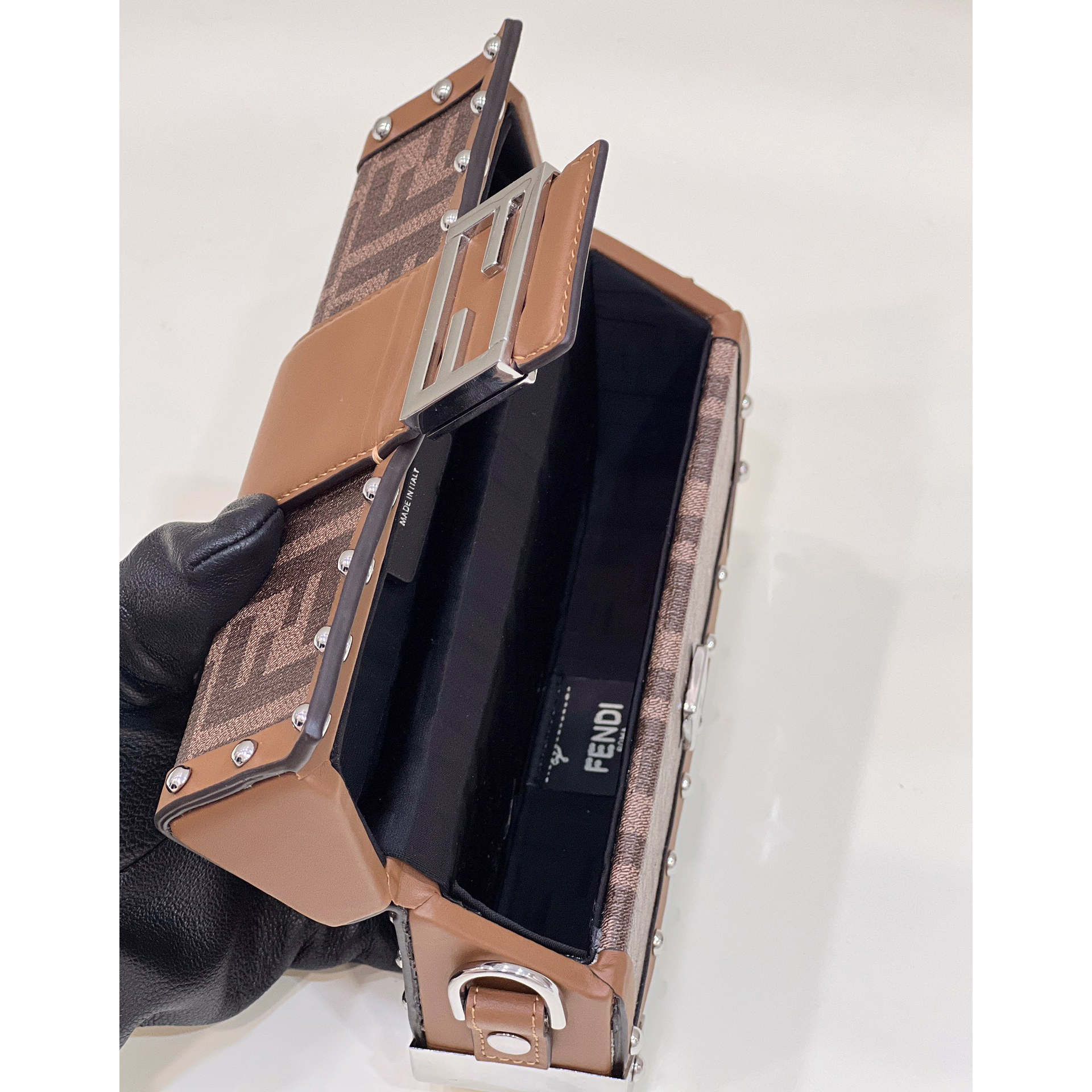Fendi Baguette Trunk Mini Braune Stofftasche (18,5-11,5-5 cm) - EUR FASHION