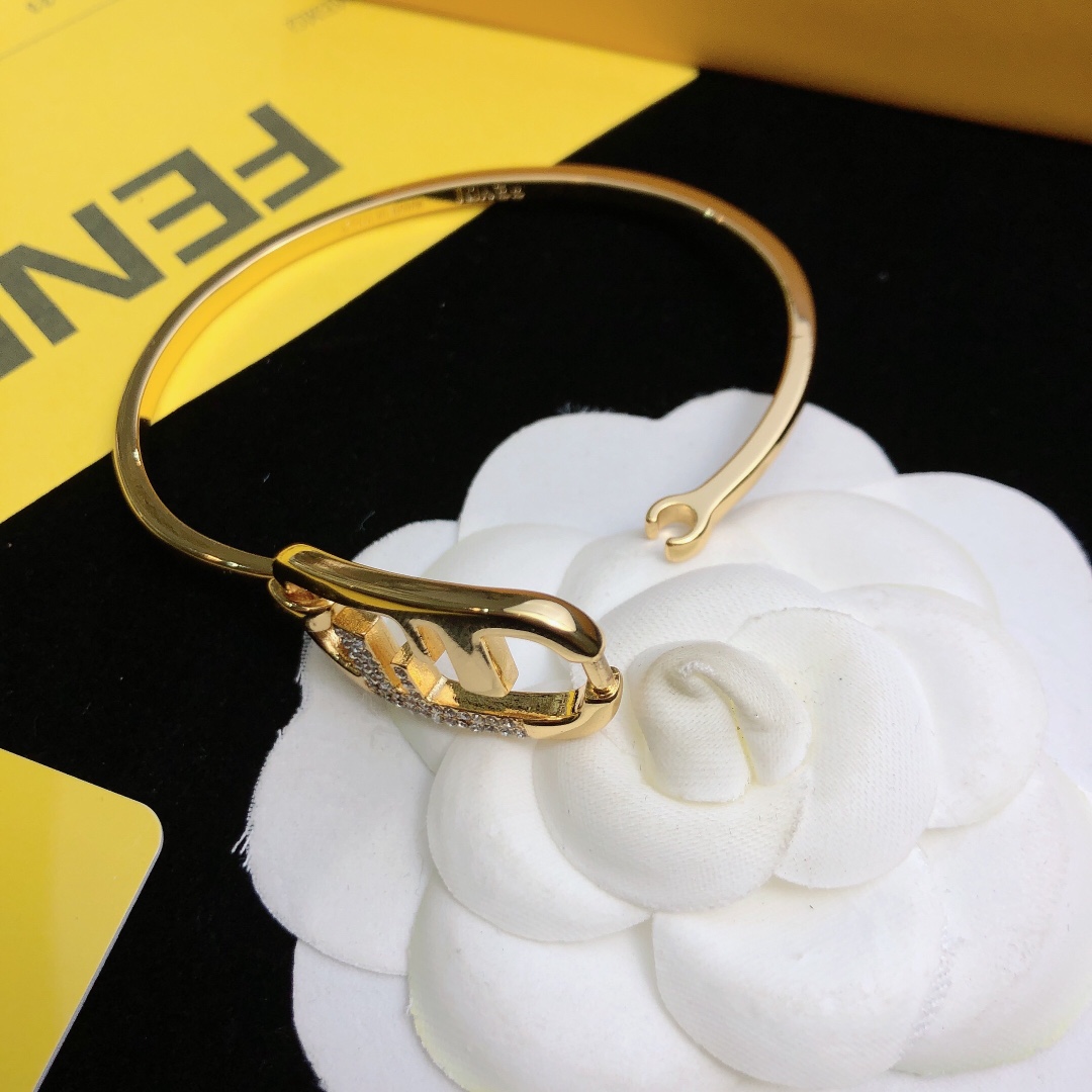 Fendi O’Lock Armband - EUR FASHION