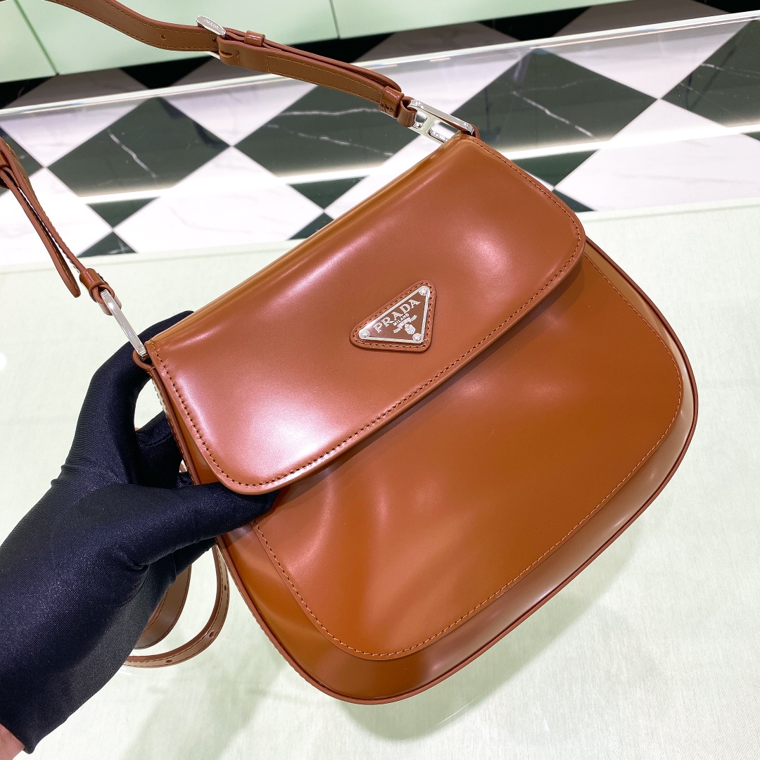 Prada Cleo Umhängetasche aus gebürstetem Leder in Braun (24-19-6 cm) 1BD303 - EUR FASHION