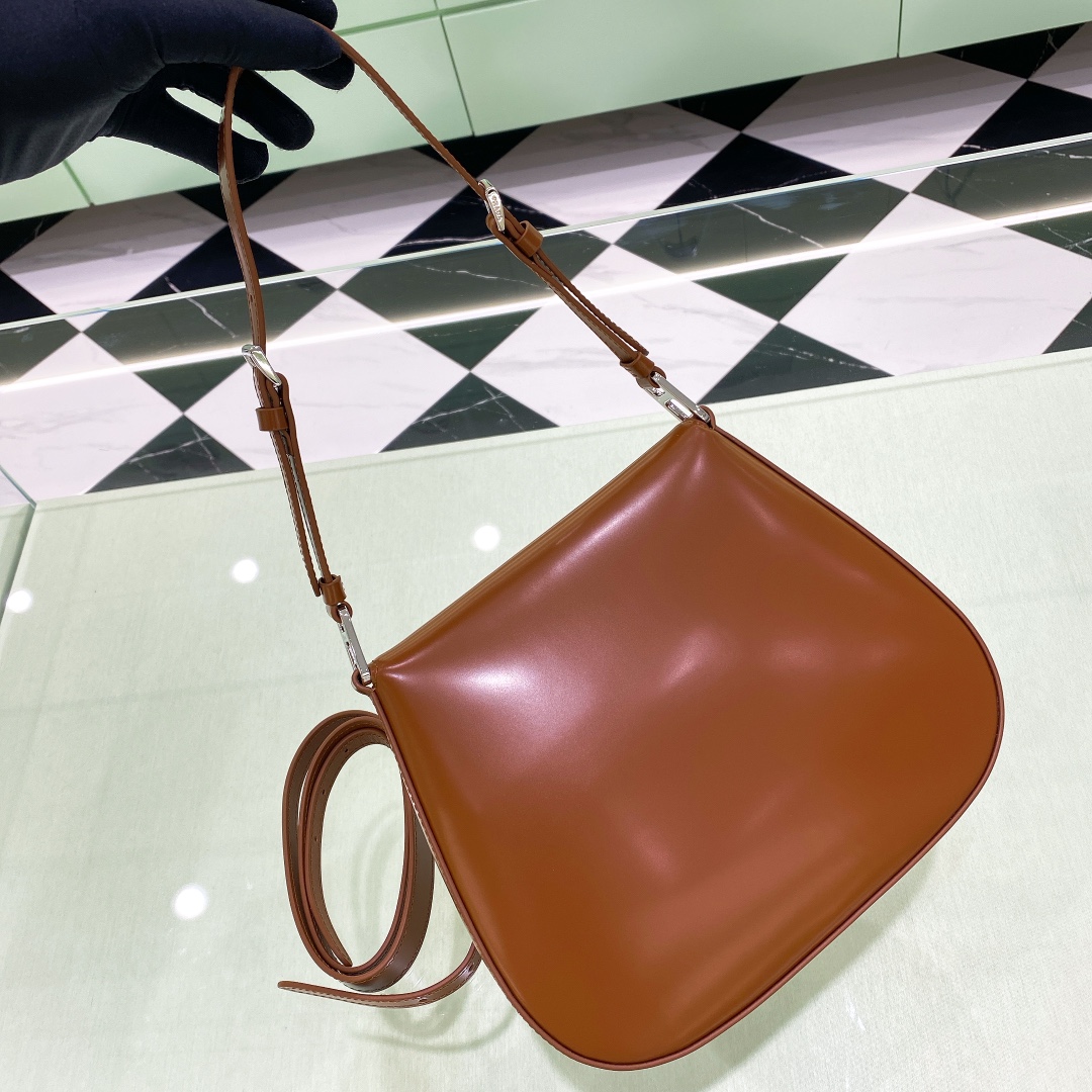 Prada Cleo Umhängetasche aus gebürstetem Leder in Braun (24-19-6 cm) 1BD303 - EUR FASHION