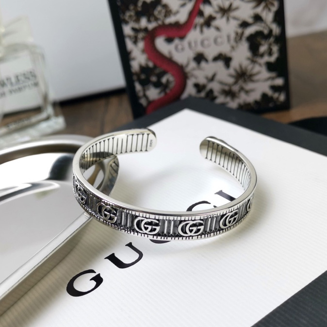 Gucci-Armband mit Doppel-G in Silber - EUR FASHION