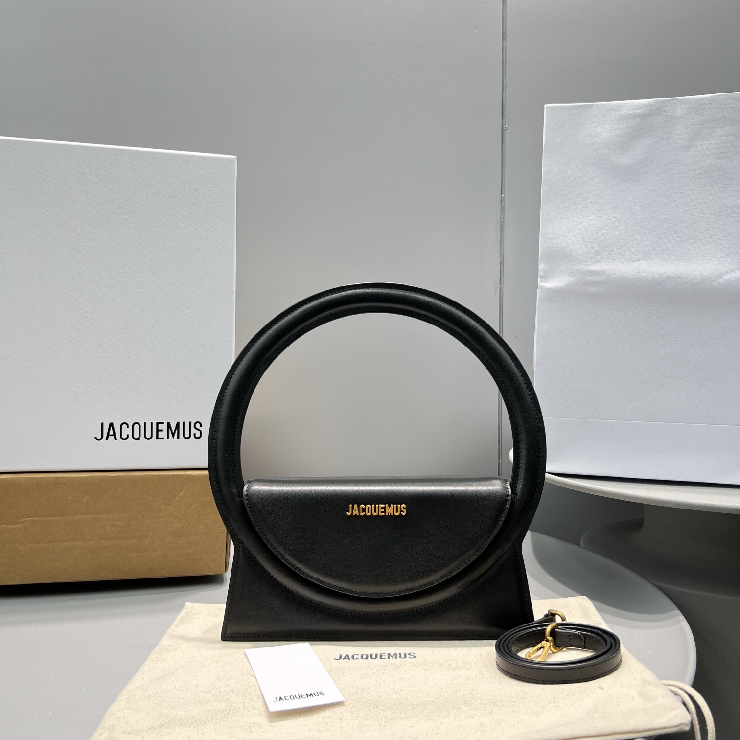 Jacquemus Le Sac Rond Circle Geldbörse in Schwarz (26-13-6 cm) - EUR FASHION