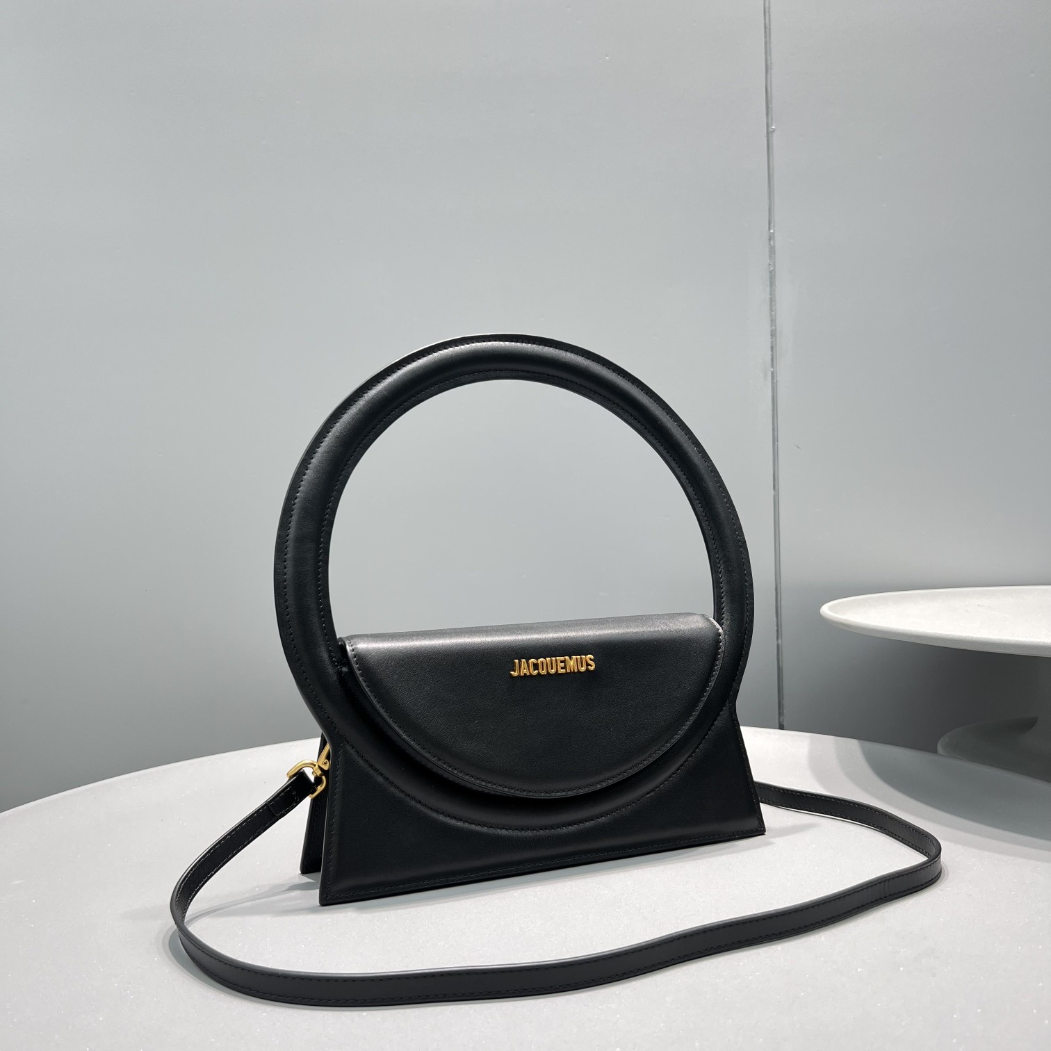 Jacquemus Le Sac Rond Circle Geldbörse in Schwarz (26-13-6 cm) - EUR FASHION