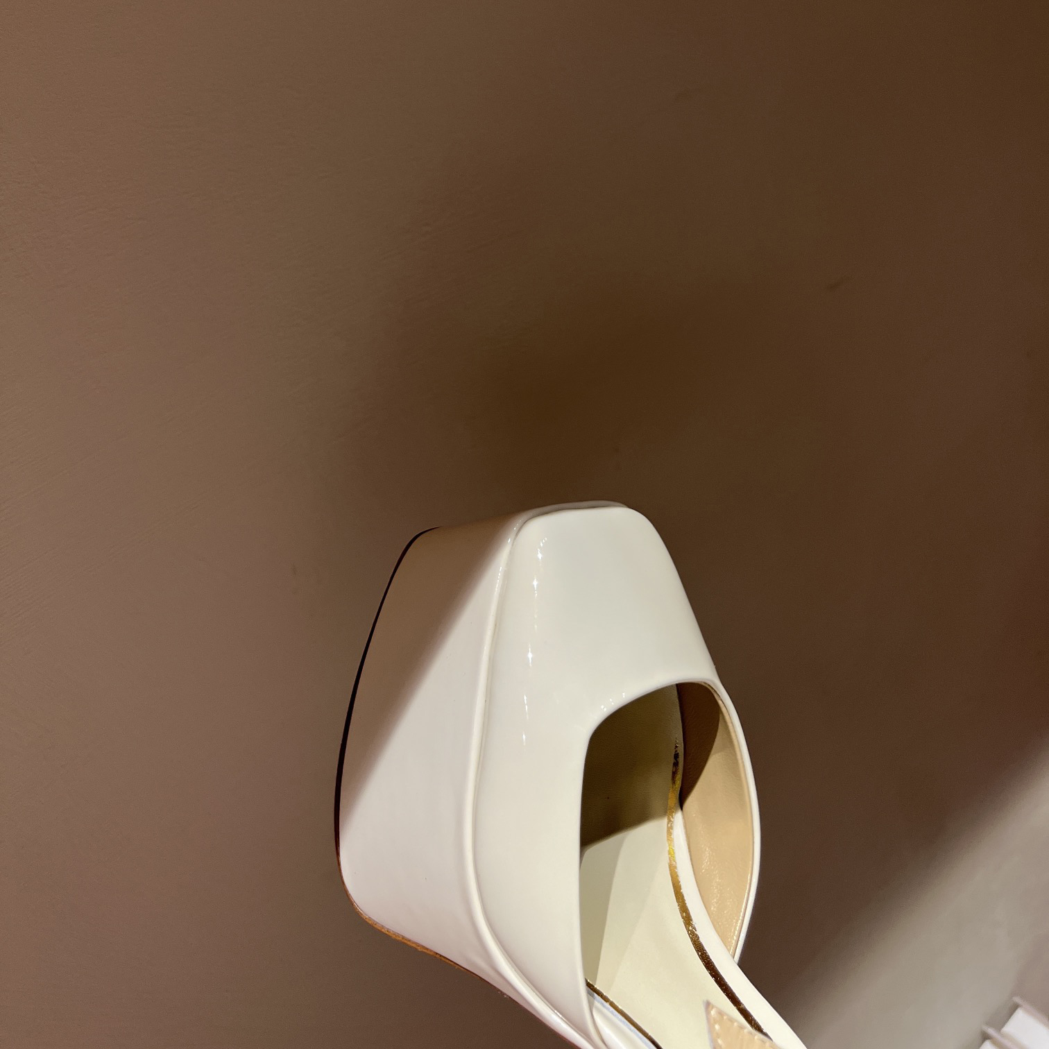 Valenti GARAVANI Garavani Tan-Go Plateaupumps aus Lackleder 155 mm - EUR FASHION