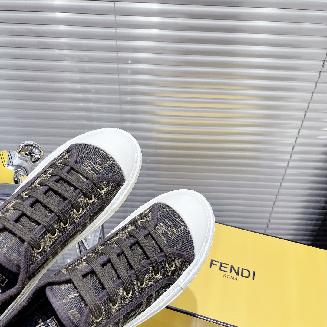 Fendi Domino Brown Stoff-Low-Top-Sneakers - EUR FASHION