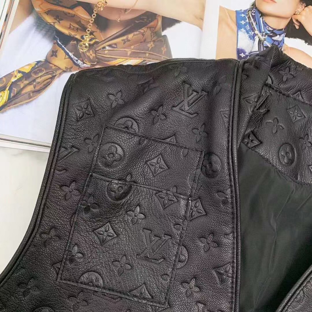 Schwarze Lederweste mit Monogramm von Louis Vuitton - EUR FASHION