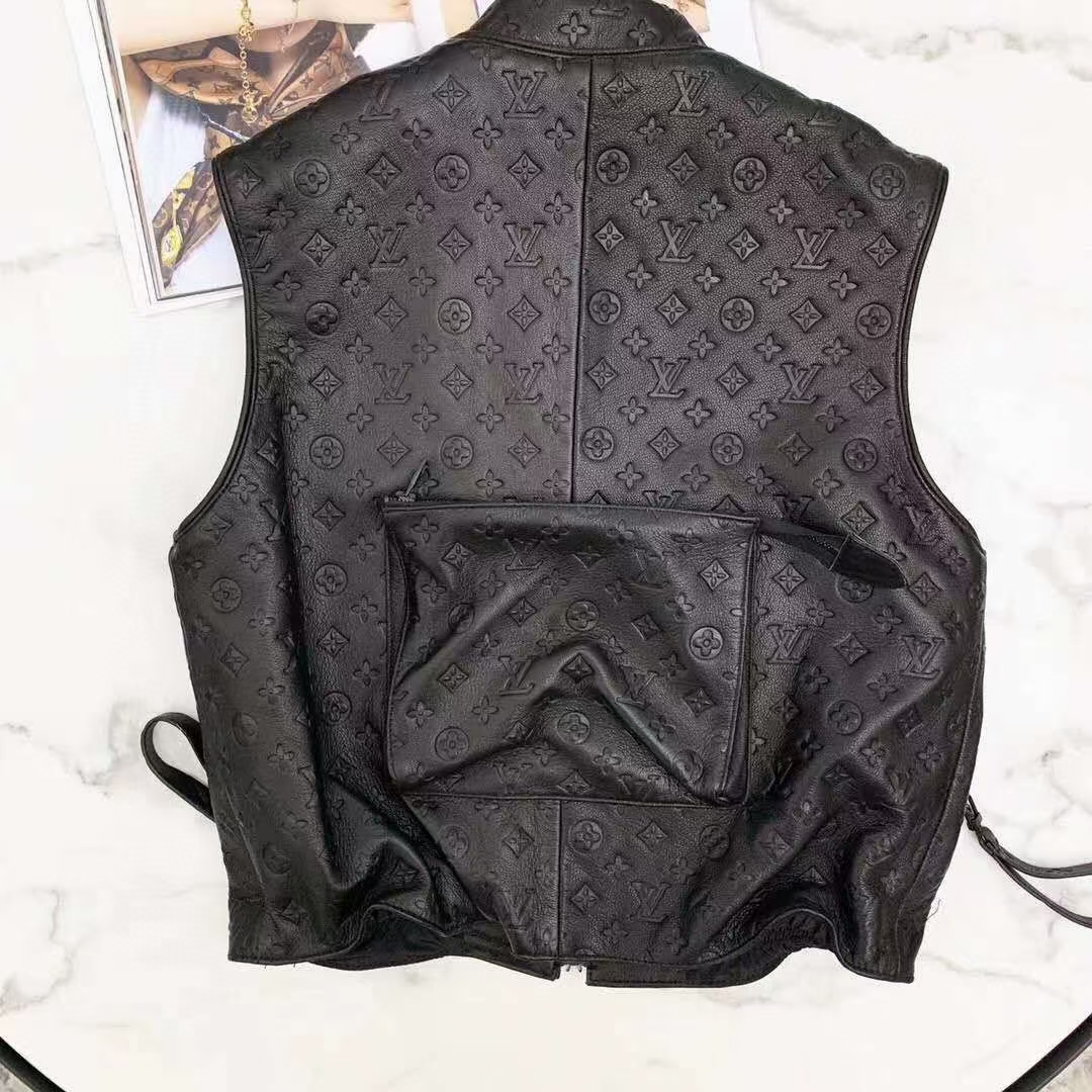 Schwarze Lederweste mit Monogramm von Louis Vuitton - EUR FASHION