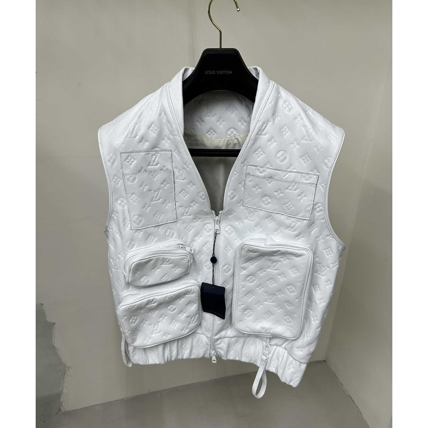 Schwarze Lederweste mit Monogramm von Louis Vuitton - EUR FASHION