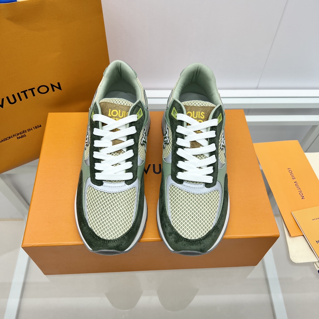 Louis Vuitton Run Away Sneaker (in britischer Größe) - EUR FASHION