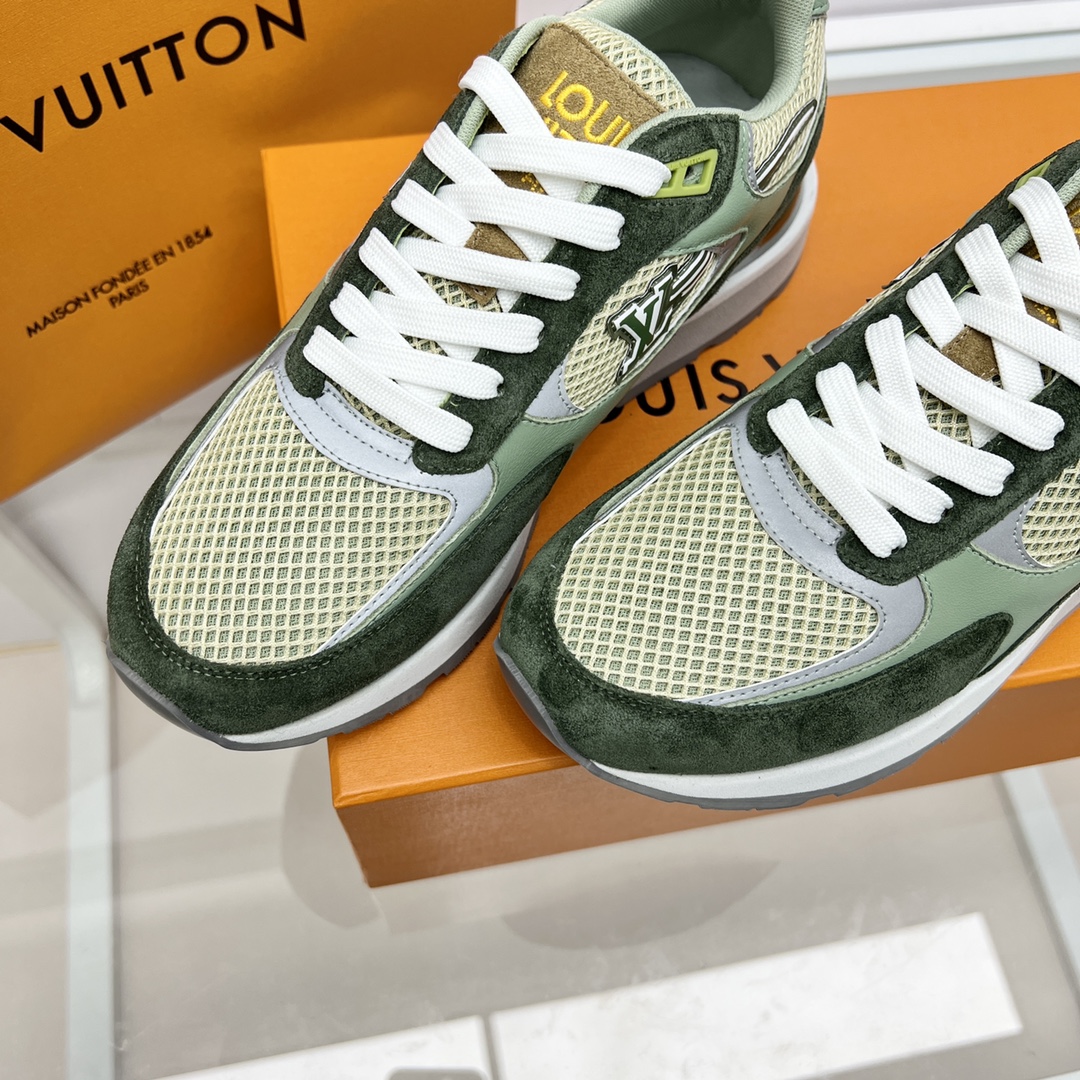 Louis Vuitton Run Away Sneaker (in britischer Größe) - EUR FASHION